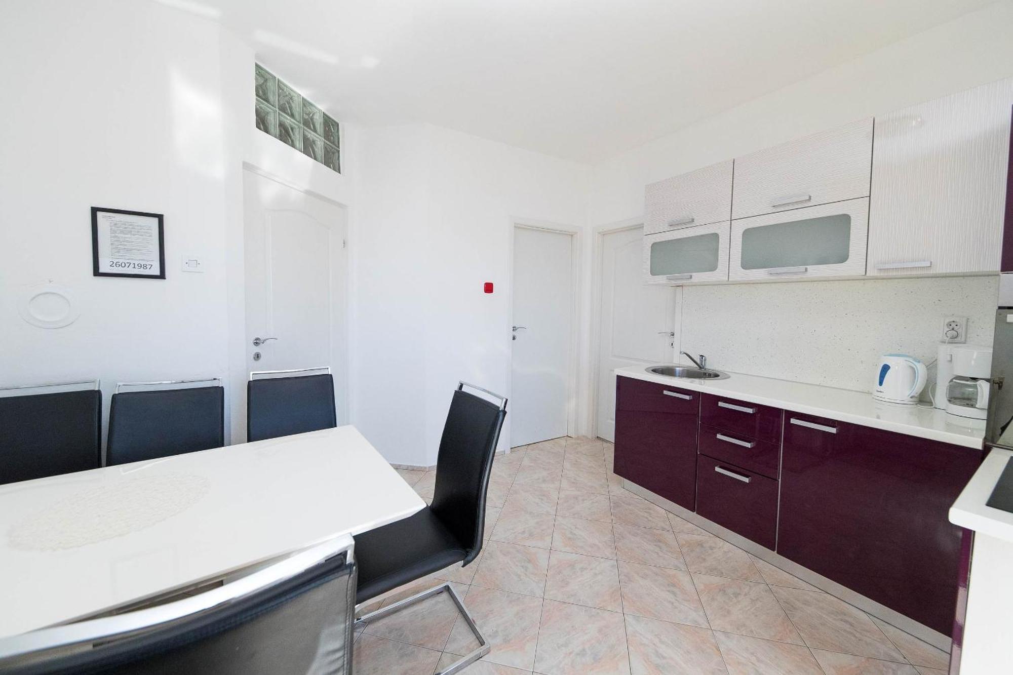 Family Friendly Apartments With A Swimming Pool Dramalj, Crikvenica - 5594 Rum bild